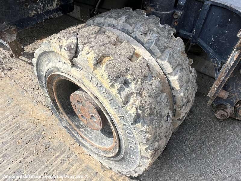 Photo Hitachi Pelle sur Pneus ZX210W-3  image 24/51