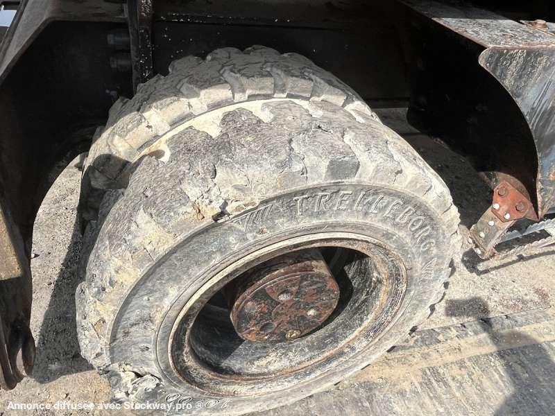 Photo Hitachi Pelle sur Pneus ZX210W-3  image 25/51