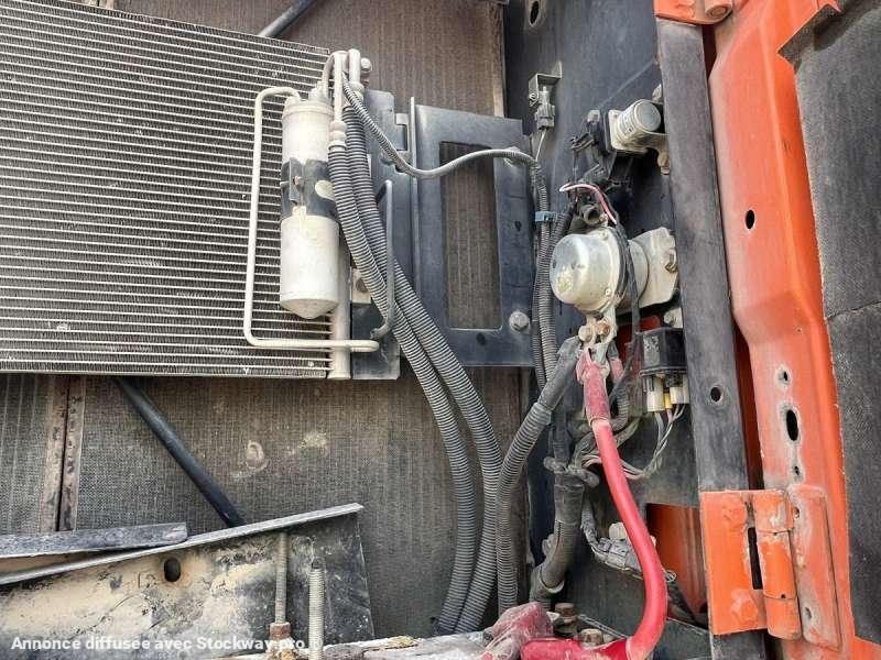 Photo Hitachi Pelle sur Pneus ZX210W-3  image 35/51