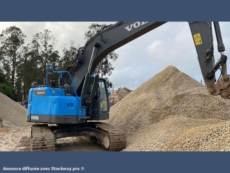 Photo Volvo ECR235DL  image 2/20