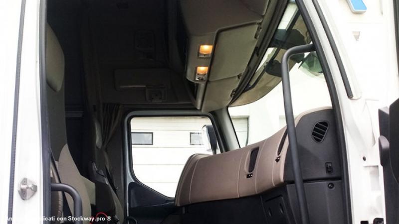 Photo Renault Premium 18T.460 DXI image 8/8