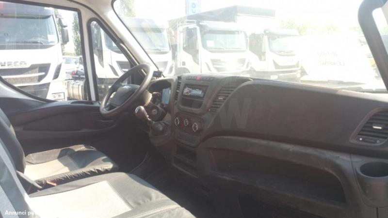 Photo Iveco Daily 35C11 image 9/10