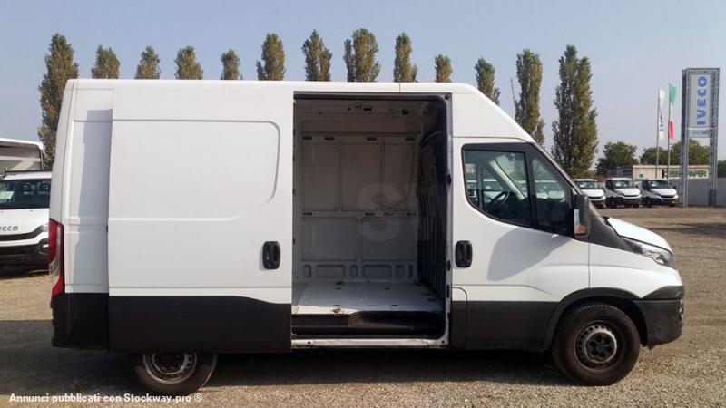 Photo Iveco Daily 35S16V image 4/7