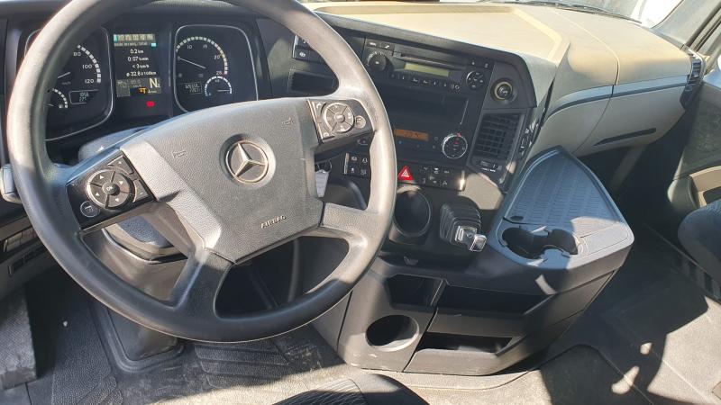 Truck Mercedes 2542
