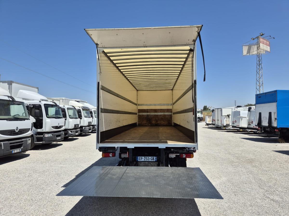 Camion Renault D-Series