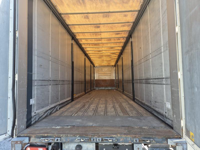 Semi-trailer Fruehauf 3 ejes centrales