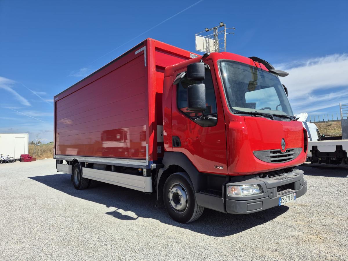 vrachtwagen Renault Midlum 180 DXI