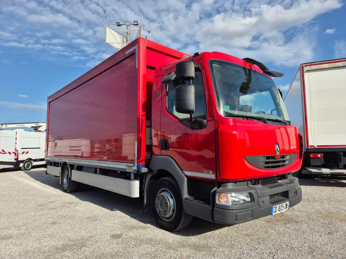 vrachtwagen Renault Midlum 180 DXI