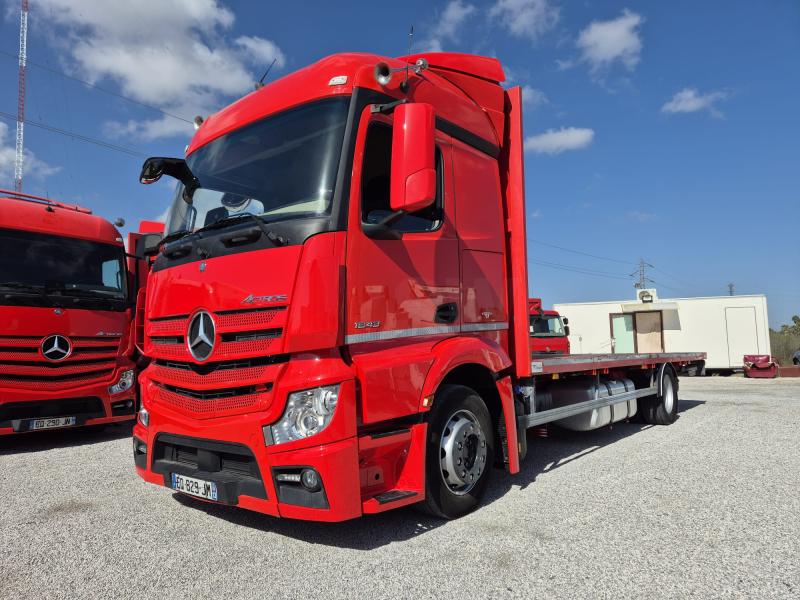 vrachtwagen Mercedes Actros 1843