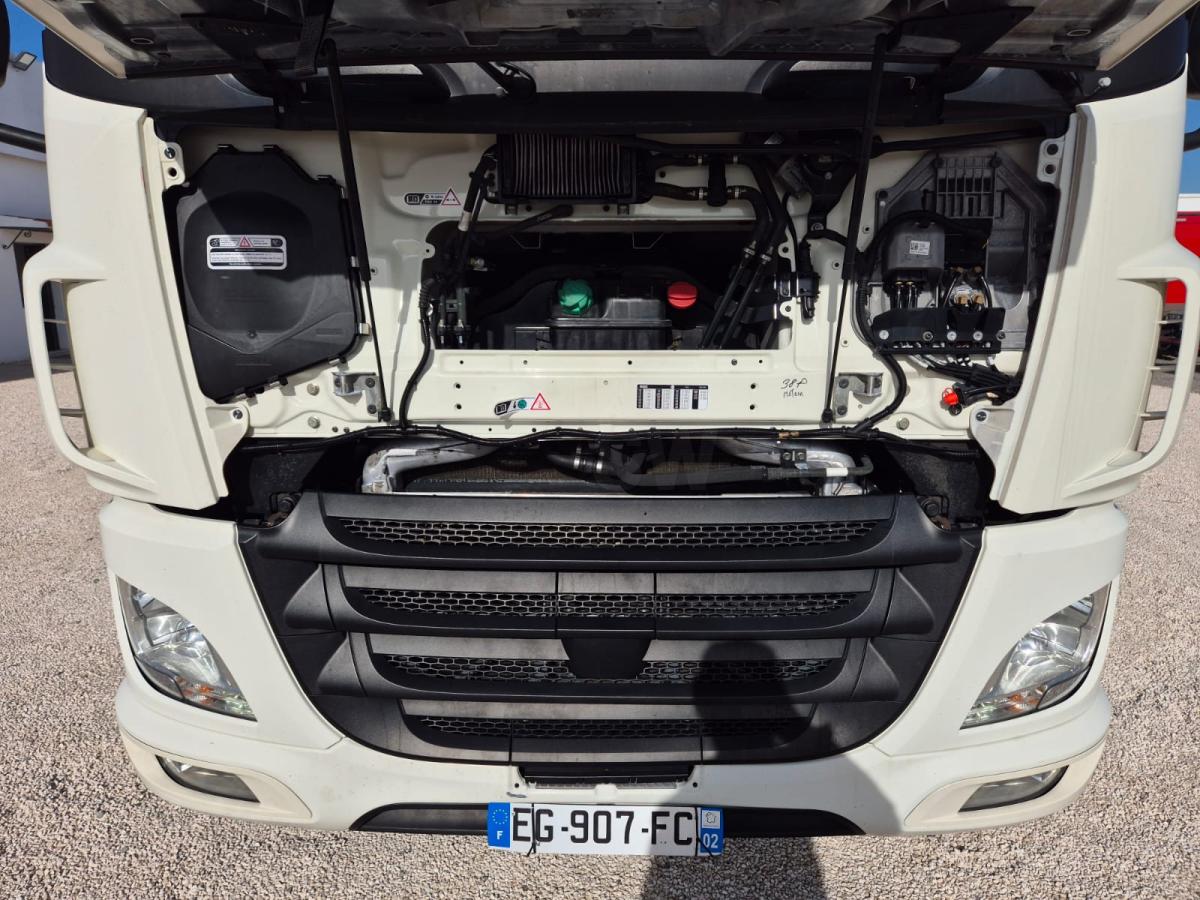 Ciężarówka z przyczepą DAF CF85 FA 460