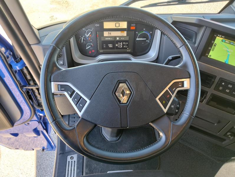 Tractor Renault T-Series