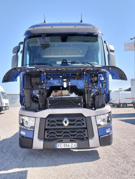 Tractor Renault T-Series