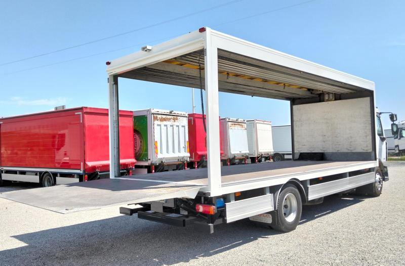 Camion Renault Midlum 180.14 Fourgon Brasseur