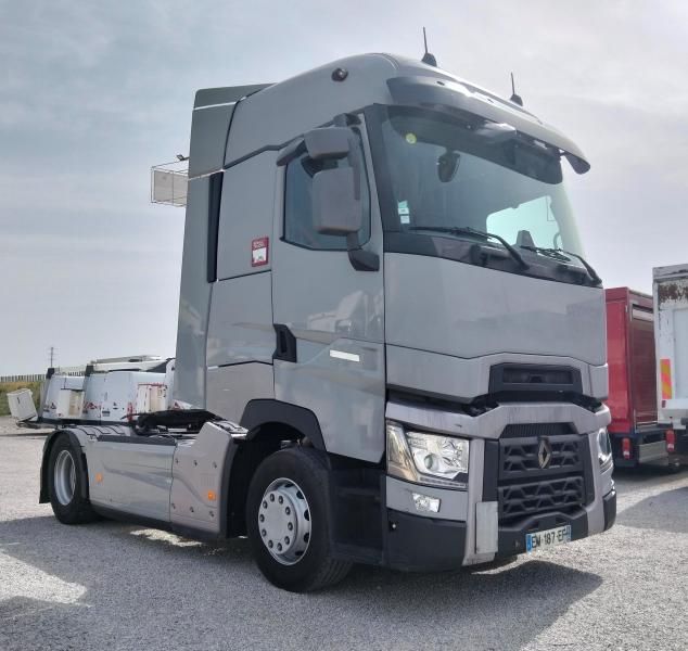 Trekker Renault T-Series