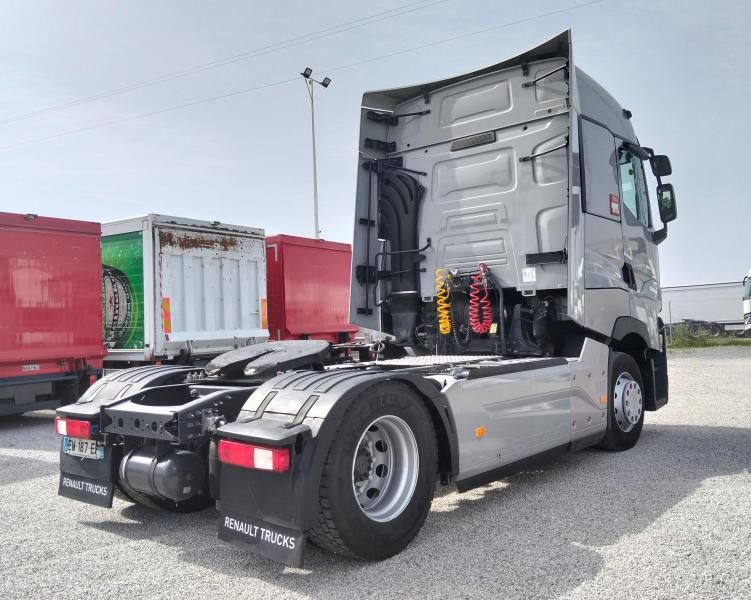 Trekker Renault T-Series