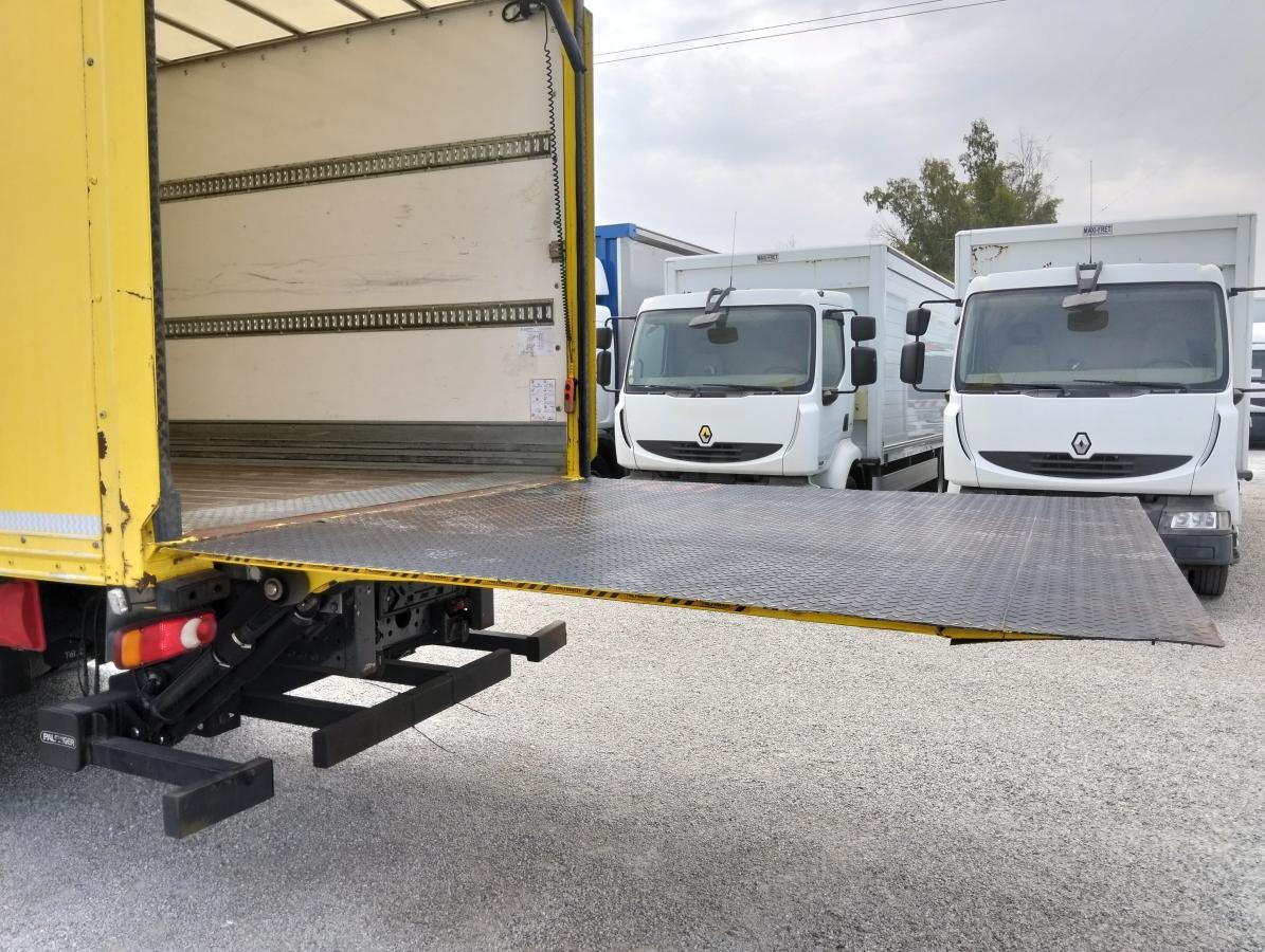 Truck Renault D-Series