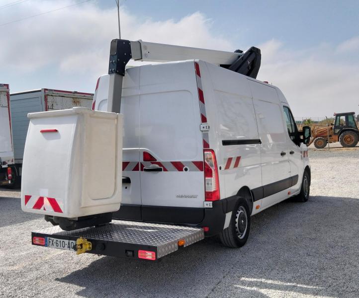 Furgoneta Renault Master 2.3 DCI 150 Plataforma elevadora
