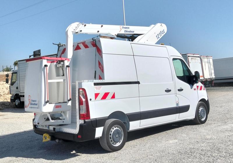Furgoneta Renault Master 2.3 DCI 125 Plataforma elevadora