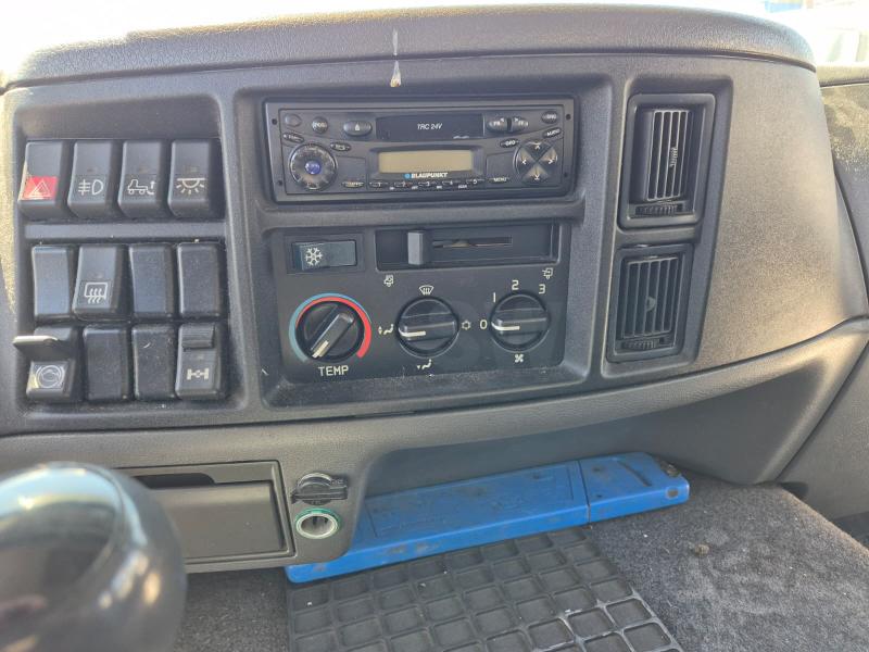 Camión Volvo FL 220