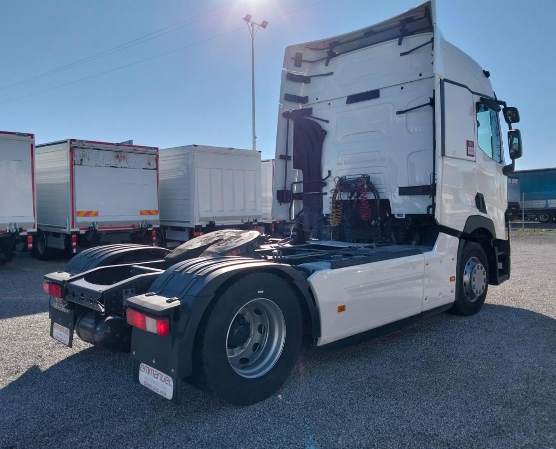 Tractor Renault T-Series