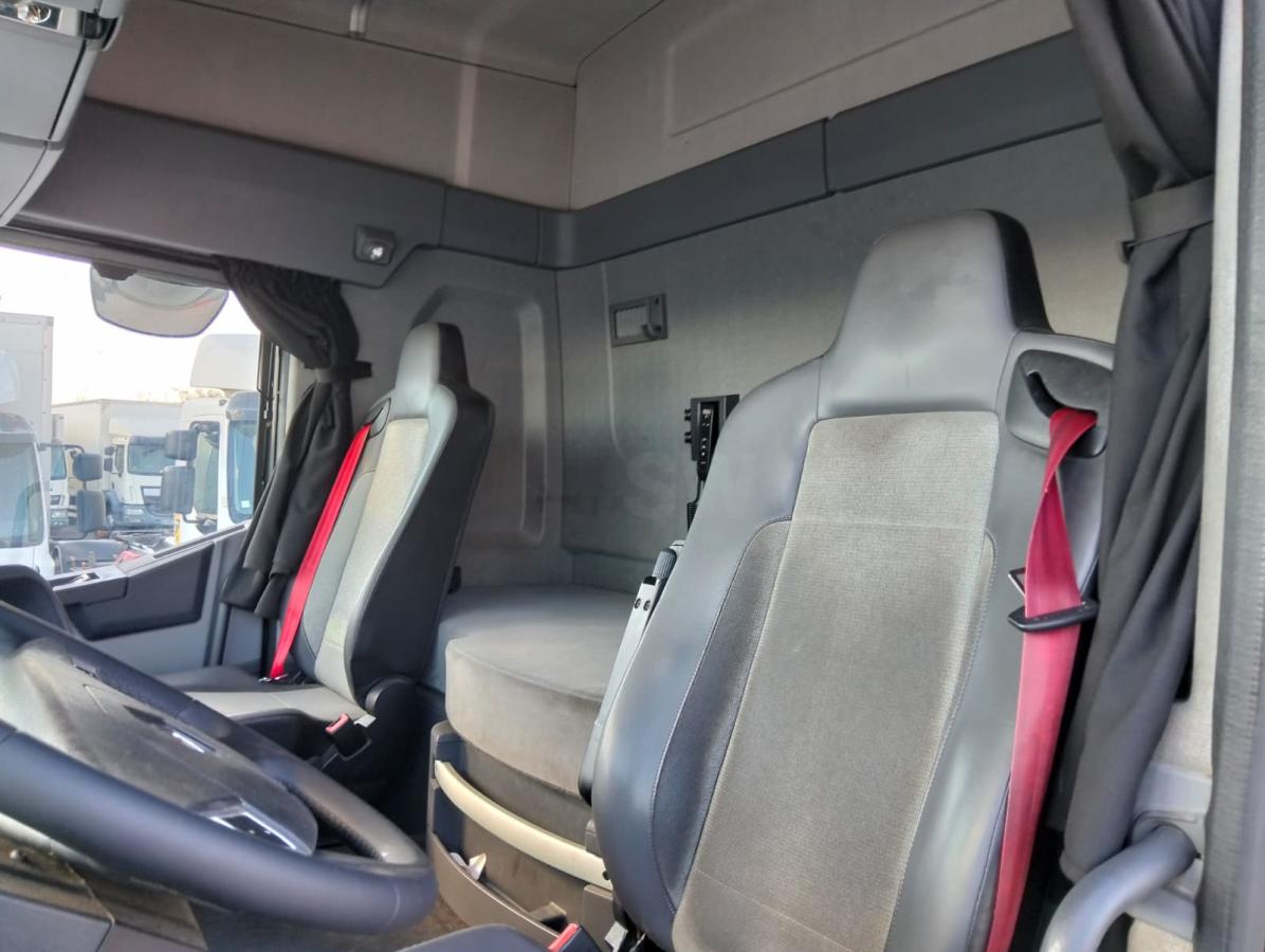 Tractor Renault T-Series