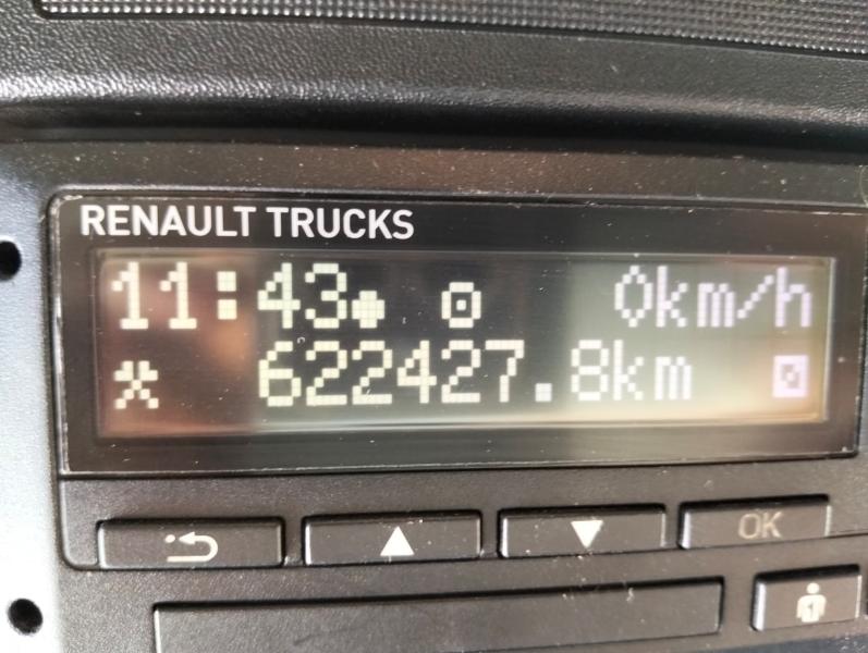 Tractor Renault T-Series