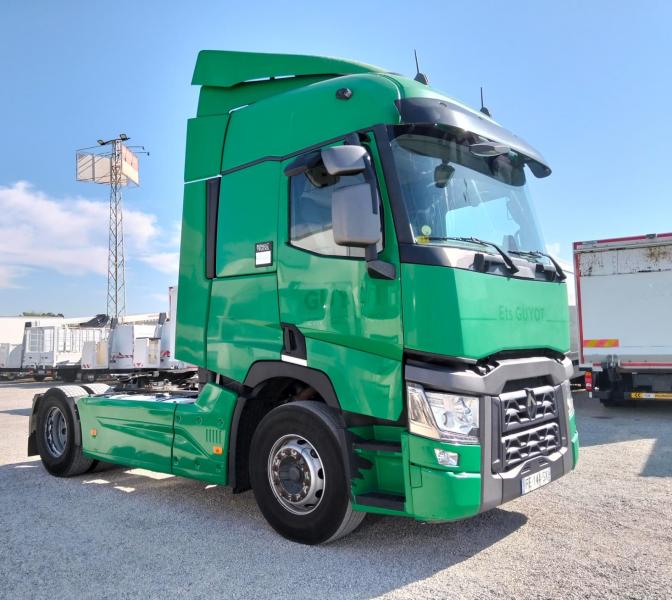 Tractor Renault T-Series