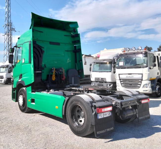 Tractor Renault T-Series
