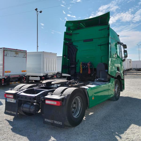 Tractor Renault T-Series