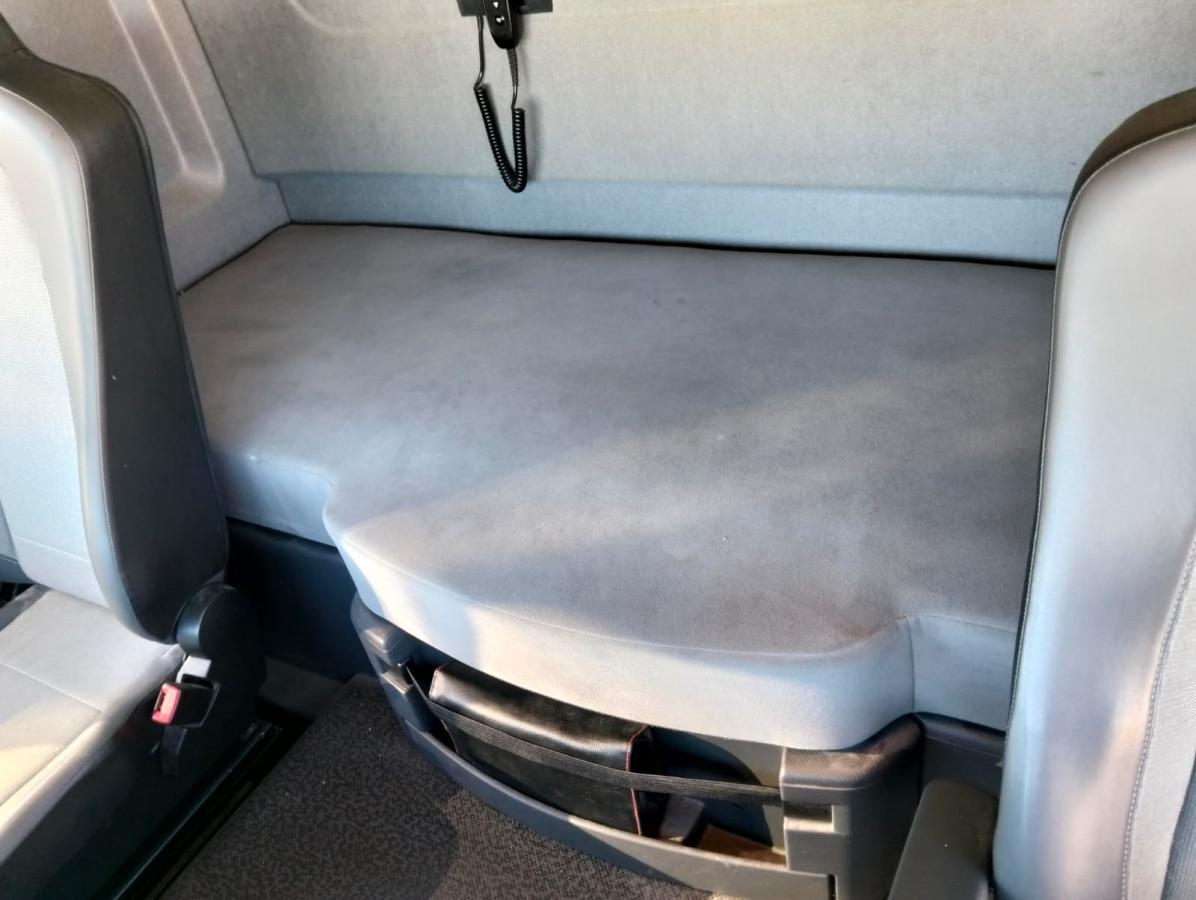 Camión Renault C-Series 380