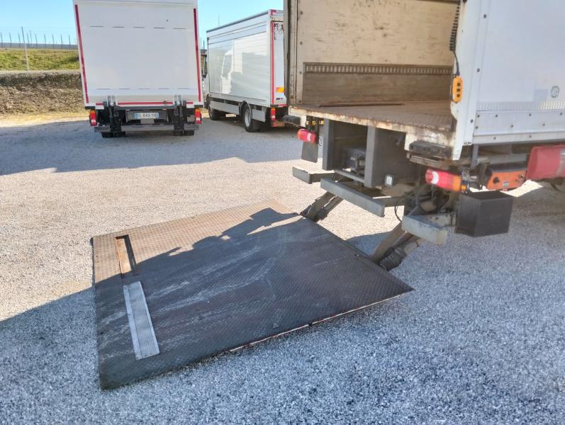 Camión Renault C-Series 380