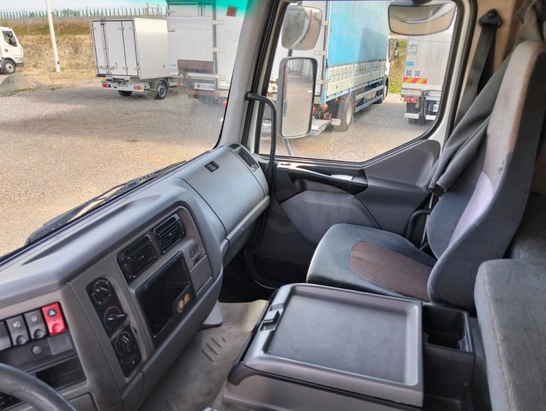 Camião Renault PREMIUM 270.18