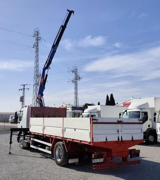 Camião Renault PREMIUM 270.18