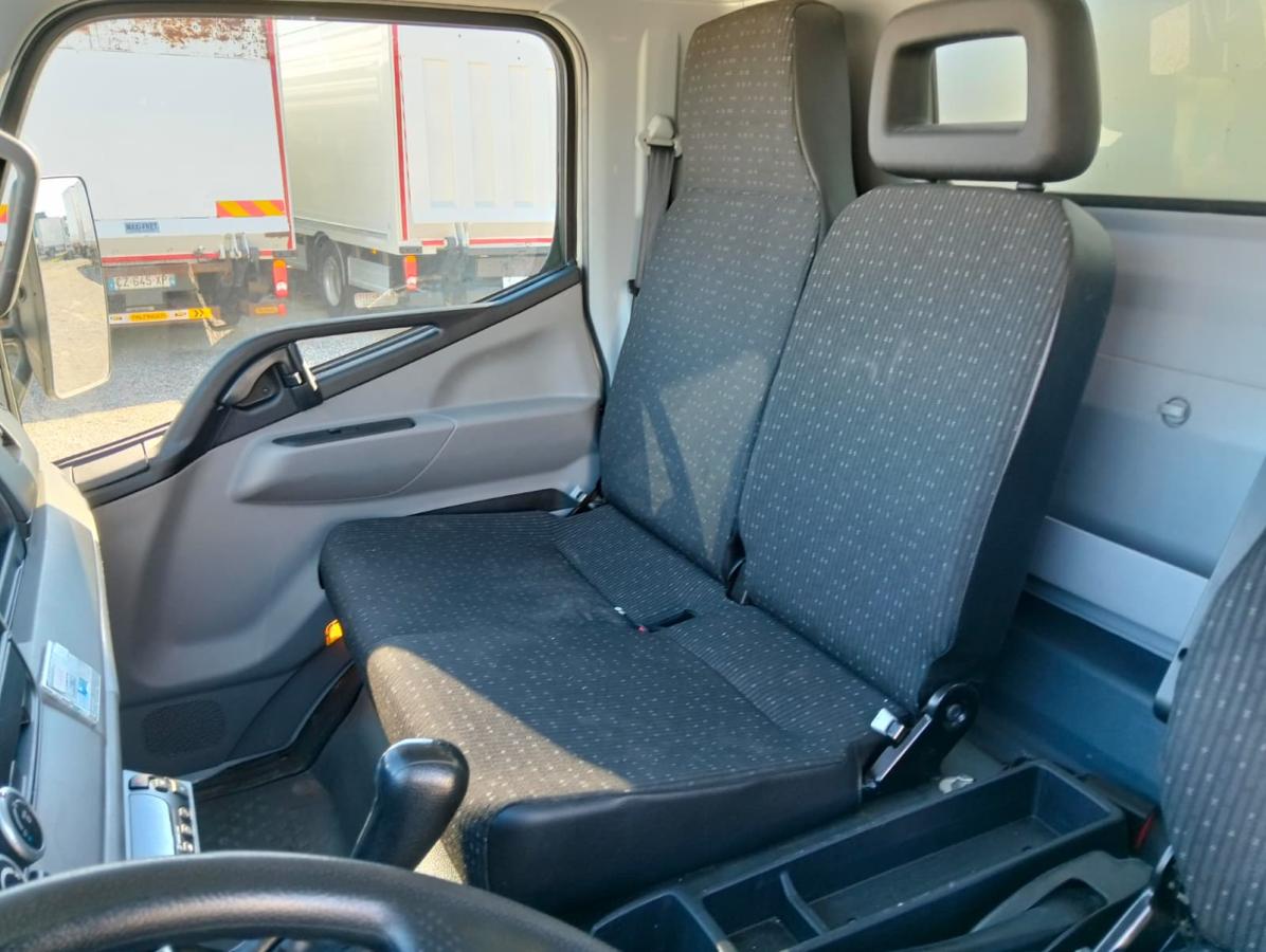 Camion Mitsubishi Fuso Canter