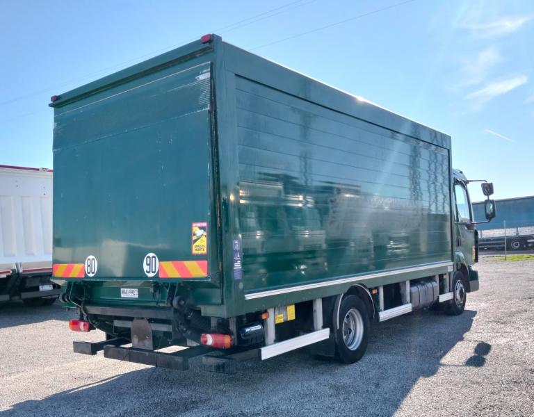 Camion Renault MIDLUM 180.10 Fourgon Brasseur