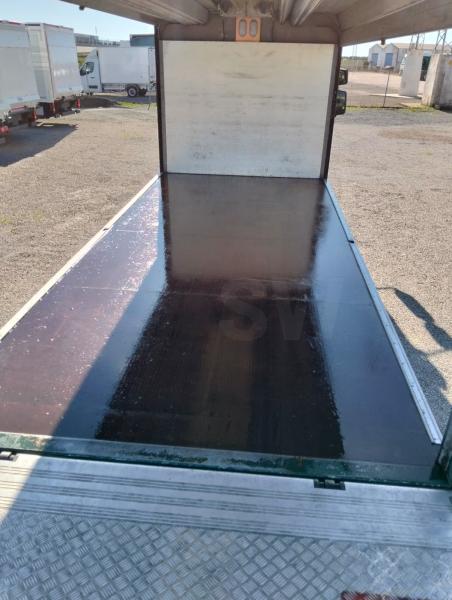 Camión Renault MIDLUM