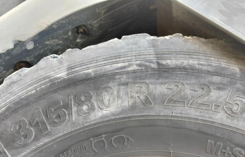 Ciężarówka Scania 124L6X2