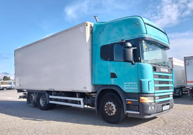 Ciężarówka Scania 124L6X2