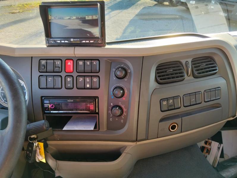 Camión DAF LF 310.19 Con toldo Lonas deslizantes (PLFD)