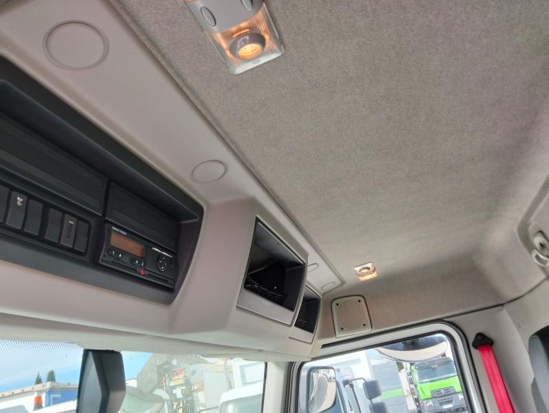 Camion Renault D-Series 280.18 Fourgon