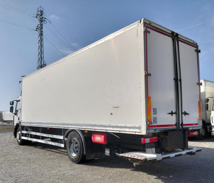 Camion Renault D-Series 320.19 Fourgon