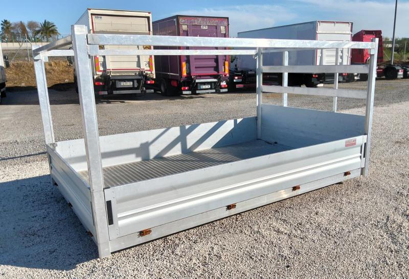 Pièces détachées CAJA DE ALUMINIO CAJA DE ALUMINIO Cabine / carrosserie