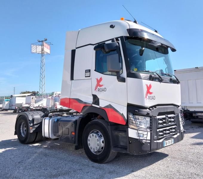 Tracteur Renault T-Series 460 XROAD