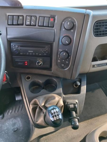 Camion Renault Midlum 180.10 Fourgon Brasseur
