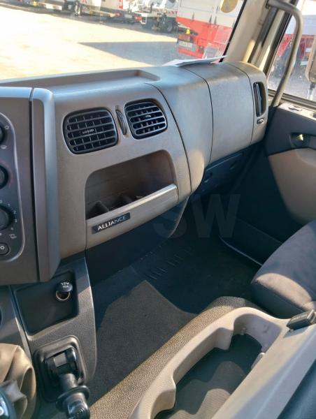 Camion Renault Midlum 180.10 Fourgon Brasseur