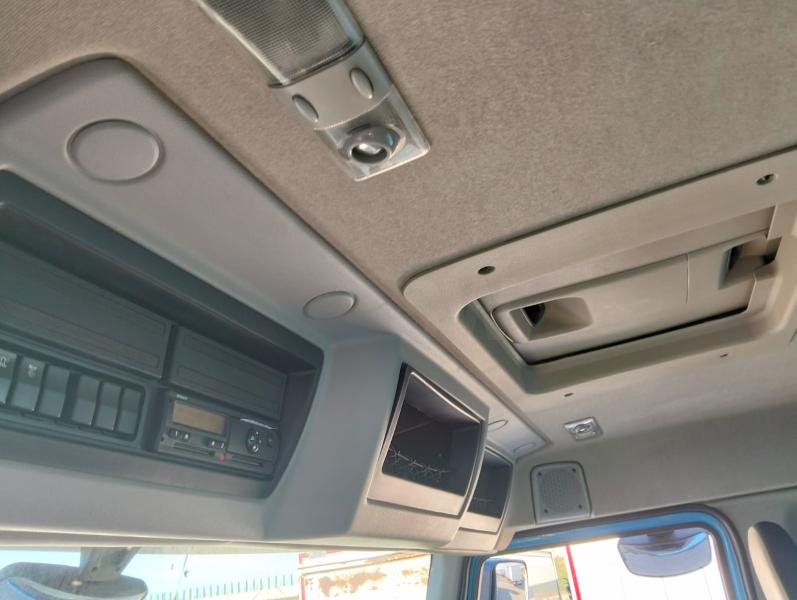 Camion Renault Lander 370 DXI Porte engins