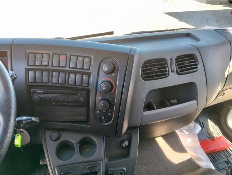 Camion Renault D-Series 280.19 Rideaux coulissants PLSC (tautliner)