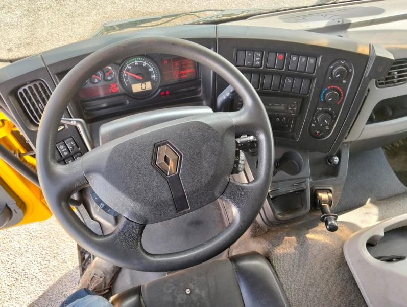Camion Renault D-Series 240.12 Fourgon