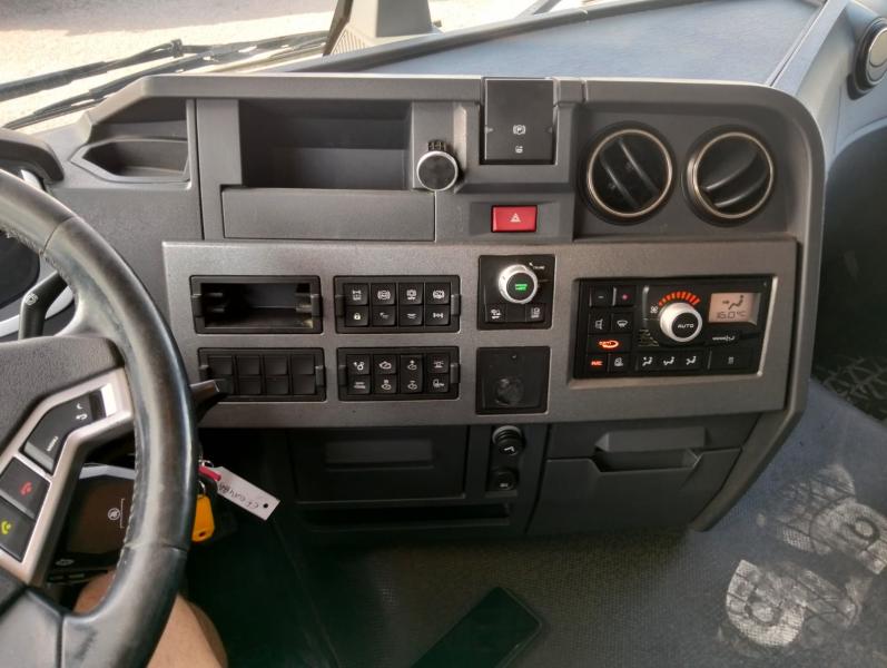 Tracteur Renault T480 XROAD