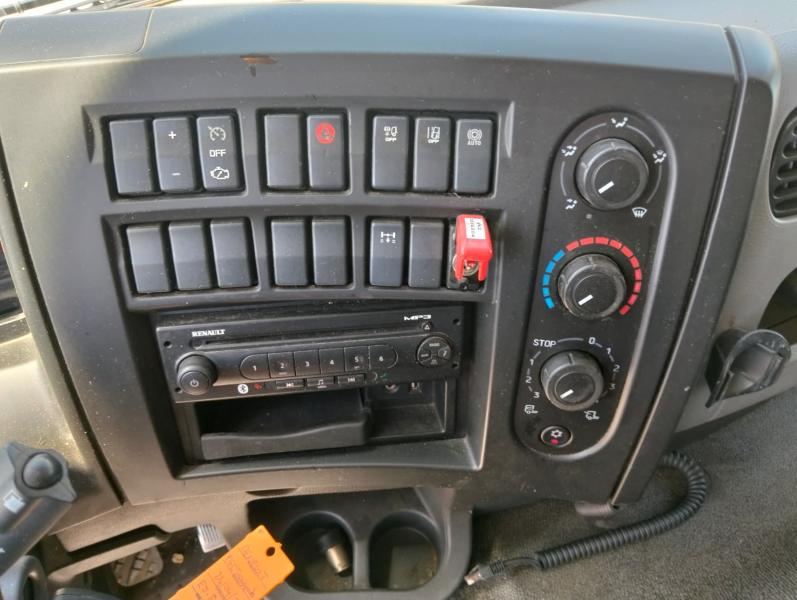 Camión Renault D-Series 320.19 ADR Lonas deslizantes PLFD (Tautliner)